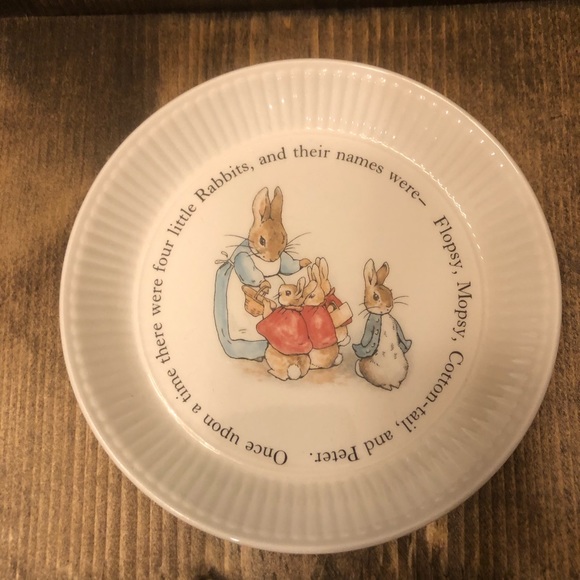 Petter Rabbit Child’s Plate & two handled cup. - Picture 2 of 14